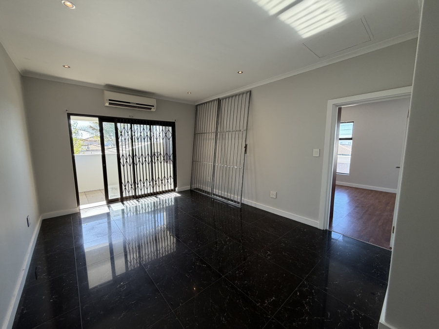 4 Bedroom Property for Sale in Parklands North Western Cape